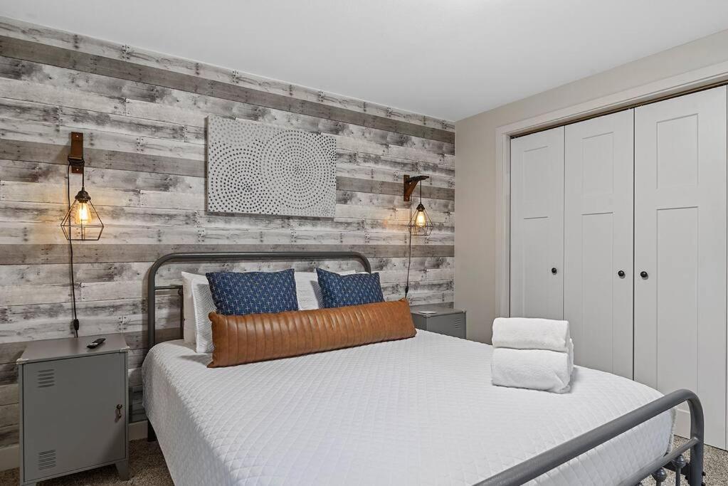 Roomy 5 Bed 3 Bath Fire Place Large Outdoor Space Rapid City Εξωτερικό φωτογραφία