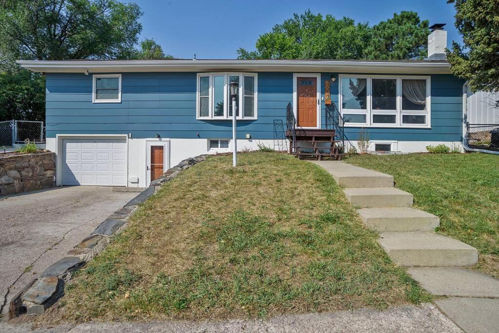 Roomy 5 Bed 3 Bath Fire Place Large Outdoor Space Rapid City Εξωτερικό φωτογραφία